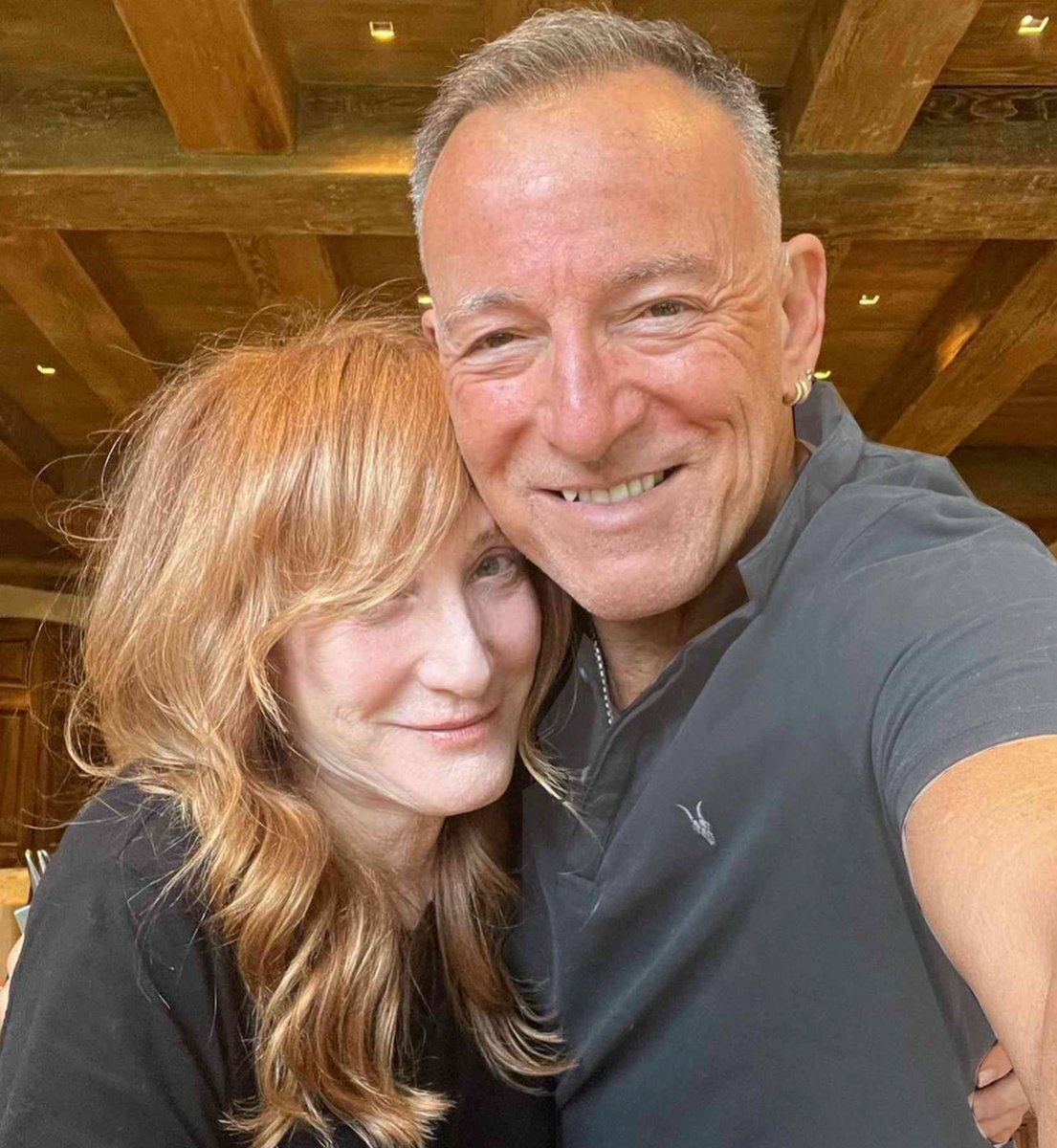 bravo_babe's tweet photo. New #RHONJ reboot dream cast possibilities. Maybe a music theme? Mary J Blige, Jon Bon Jovi’s wife Dorothea, Bruce Springsteen’s wife, Patti. Can you imagine?! What do you think? https://t.co/wJFs7azXTv