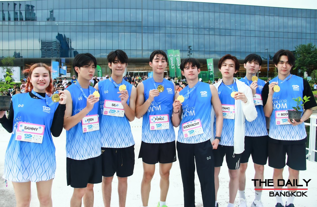 thedailybkk's tweet image. เก็บตกภาพบรรยากาศ ศิลปินนักแสดง GMMTV ร่วมวิ่งในงาน 12 สิงหา ฮาล์ฟมาราธอน กรุงเทพฯ 2024 ครั้งที่ 29
(RUN FOR MOM)
#Ryuptb #Javabh #RyuJava #20Aungpao #Flukenattanon #Thor_Thinnaphan #ThorFluke #syacht #stamp_panachkorn #Aou_tnbknr #Besevboom #AouBoom #Sea_ta_lay #Keenkero…