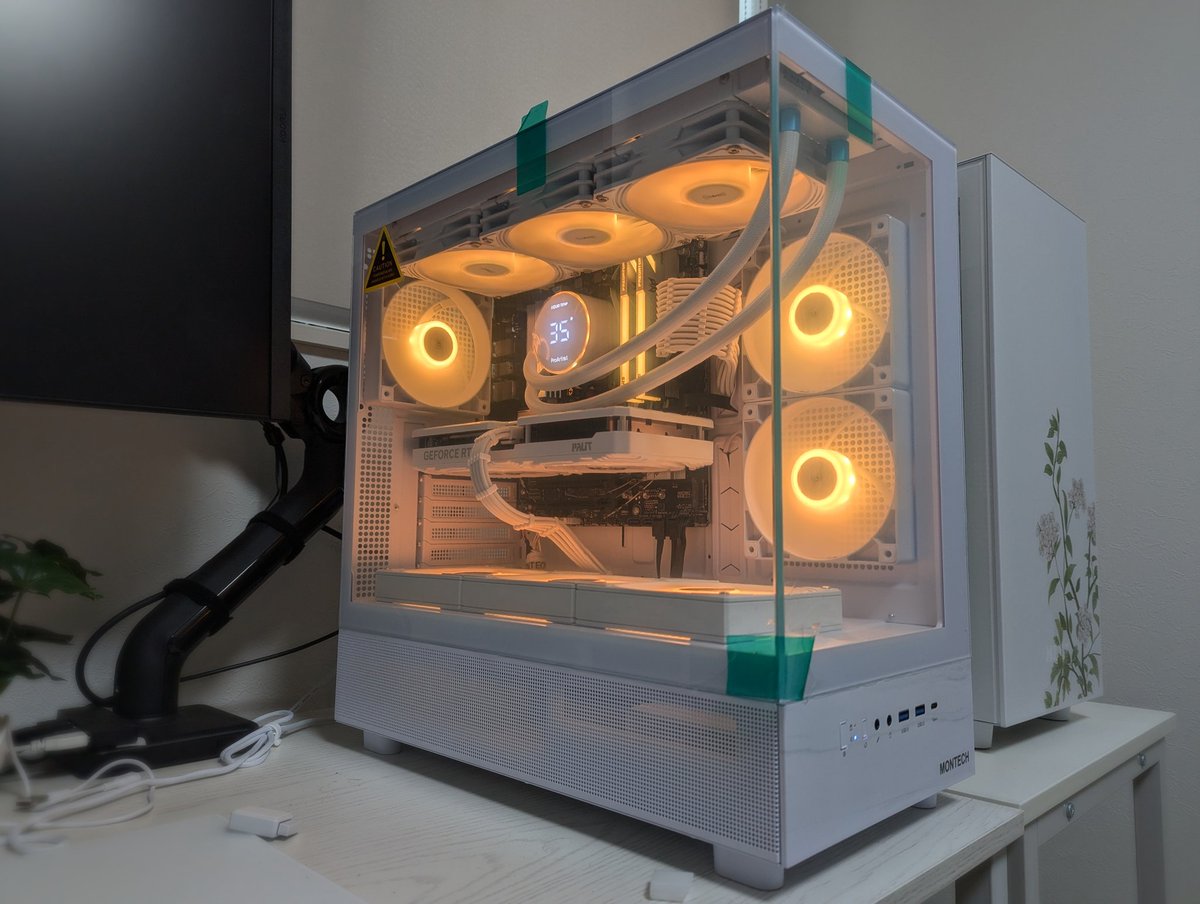 PC無料自作代行134台目、ホタシの真っ白PCを組みました🍊
Ryzen 9800X3Dを見越してAM5環境🍊
使ったケースはMontechのXR
今まで触ったピラーレスケースの中で一番良いかもしれない🍊
オススメです
PCアカ→ <a href="/IMS1313/">iMSさん@PCメモ</a>