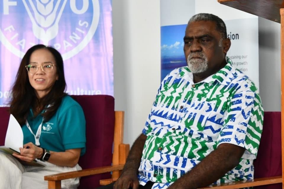 MTCAFiji's tweet photo. Today we delivered our second #FarmtoFork Workshop at Daku Resort, Savusavu. The initiative aims to strengthen the local agricultural sector by fostering direct connections between farmers and hotels—ensuring a sustainable &amp; efficient food supply system #F2FFiji 👨🏽‍🌾 🏨 https://t.co/NdzDG3WYTC