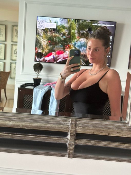 f me or marry me https://t.co/IcKcib3XO9