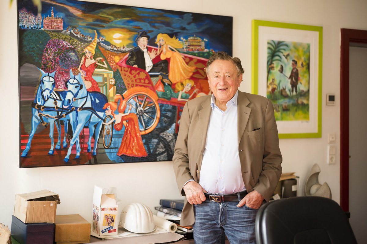 Farewell, Richard Lugner. <a href="/L4ndvogt/">Jonas Vogt</a> und ich haben ihn letztes Jahr nochmal in seinem Büro portraitieren dürfen - für <a href="/profilonline/">profil</a>. 

profil.at/wirtschaft/ric…