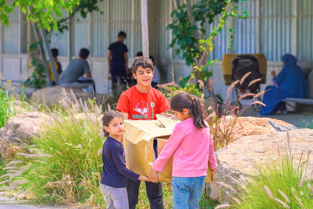4WorldCitizens's tweet photo. May 26th, we completed our 11th distribution in 2024, dedicating daily supplements to the vulnerable, and easing the burdens of 269 student families. Each family received a package including pandemic-related items, household items, and clothing.

#Support: https://t.co/JldbMOq4fN https://t.co/P8VsggF2T2