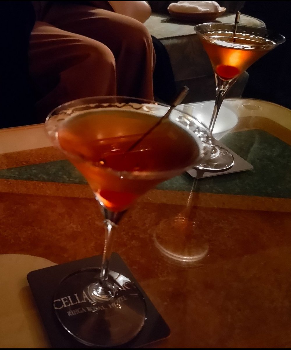 T1kygIWj5aYRC2U's tweet photo. Sweet Martini聞いてたら思い出した
menuになかったけど提供下さった🍸️
カズヤのBarで飲むのは格別✨
#JAPANEWS
#Disk2【NEWS C/W BEST盤】 https://t.co/rbkduw2nWB