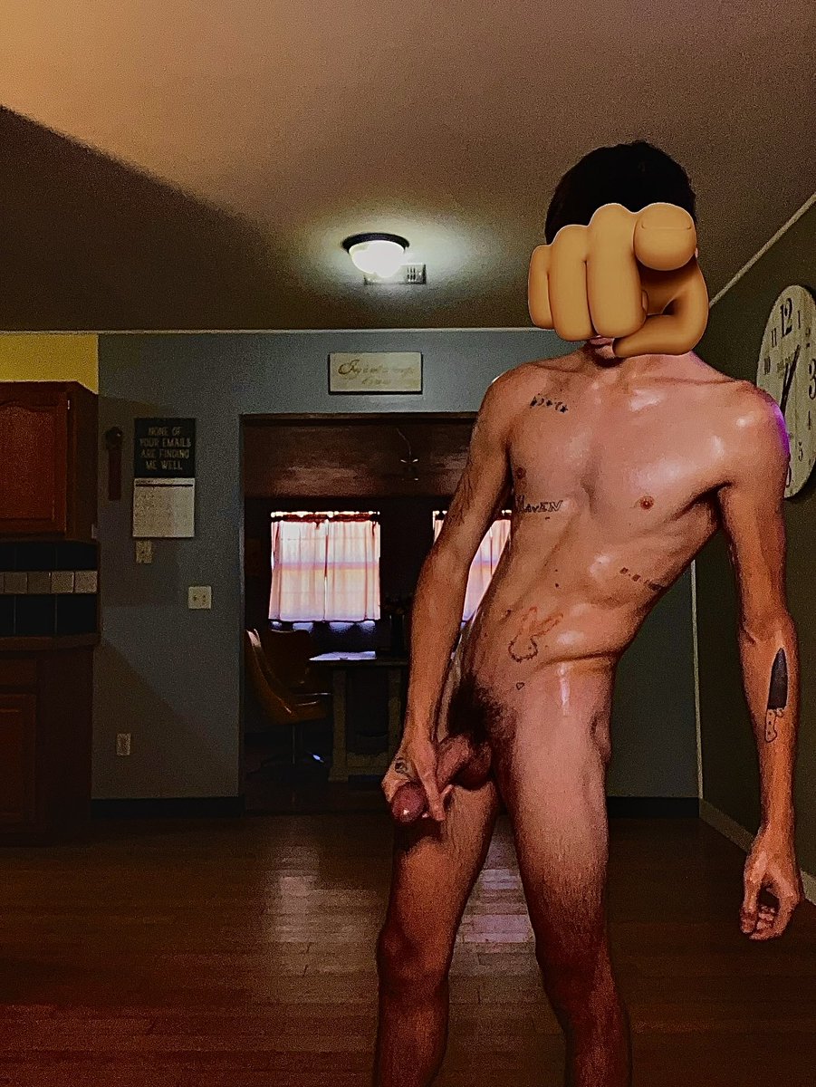 Jacksungotsbwc's tweet photo. Go sub to my OF for more content 😈🔥 https://t.co/3VpjbVQqdF #men #content #packin https://t.co/tygrWWnO3k