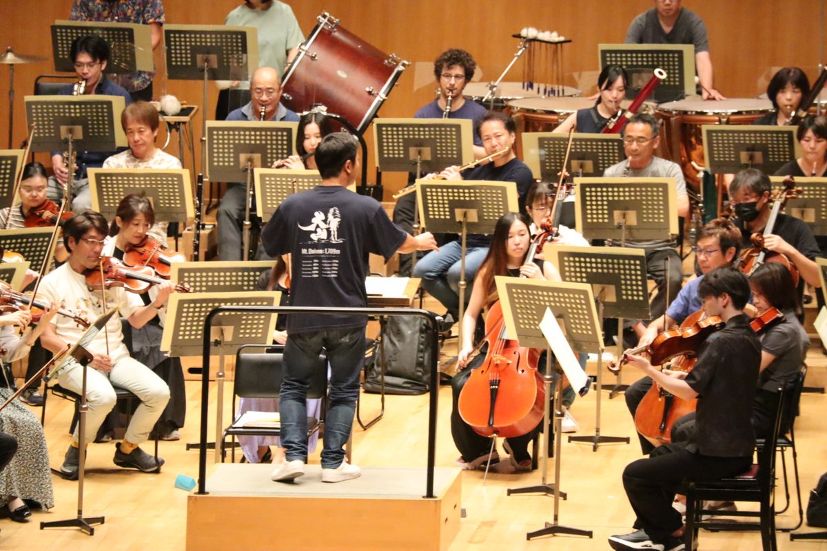 tpo1911's tweet image. #山 ⛰️と #自然 🏞️にまつわる名曲の数々を、マエストロ #横山奏 、ヴァイオリニスト #辻󠄀彩奈 さん、ゲストの #石丸謙二郎 さんとの楽しいトークとともにお届けします🎶