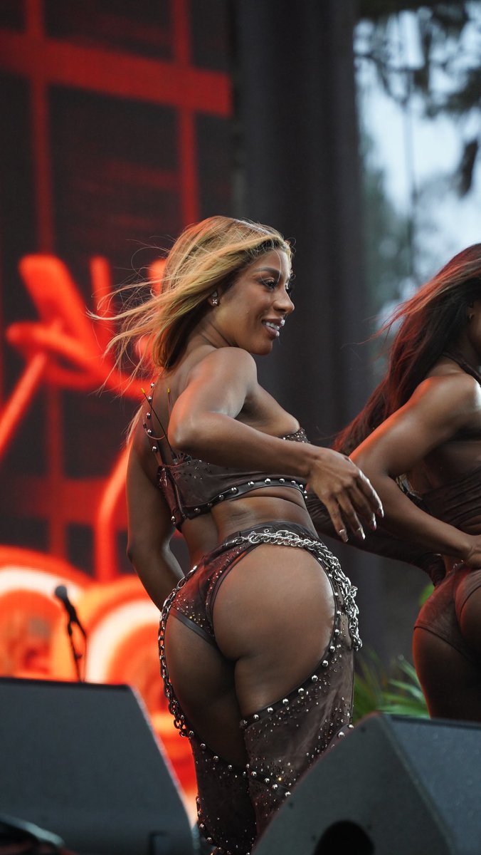 106KMEL's tweet image. Victoria Monet is that girl 🐆🤎 #OutsideLands @VictoriaMonet