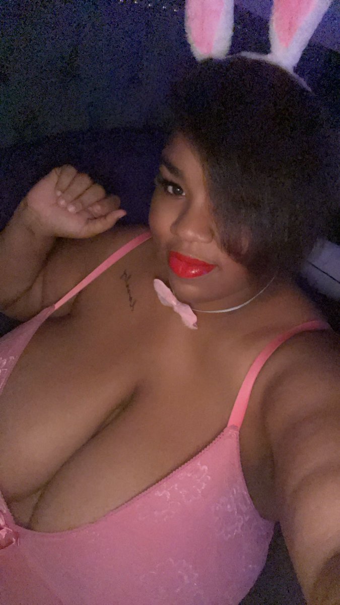 2Fortv's tweet photo. Sexy Wittle Bunny https://t.co/rpPEcEXts5