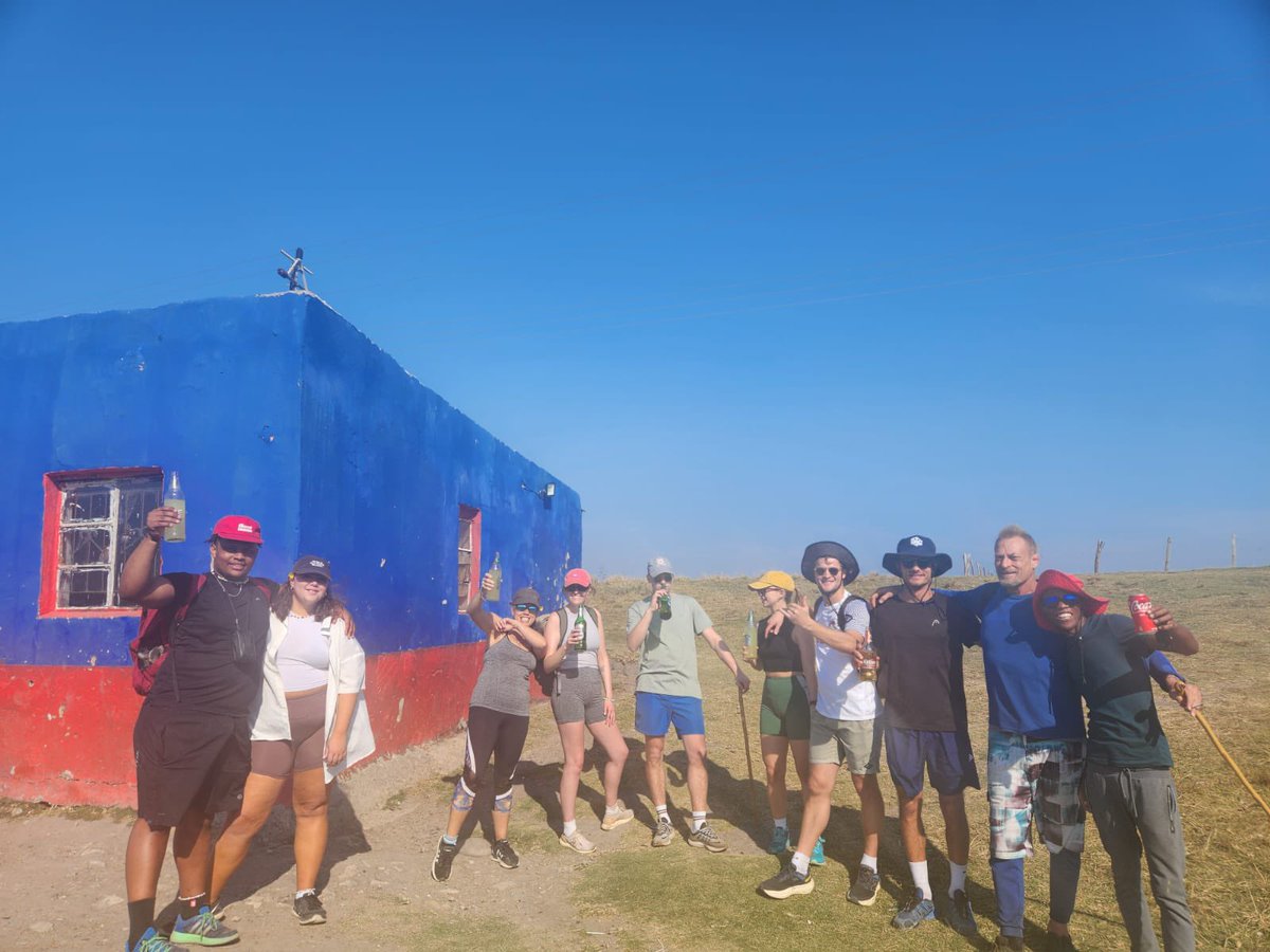 Afternoon pit stop on our hike. I’ve cold beer. #wildcoast #transkei
#accommodation #petfriendly #freewifi #surf #fishing #kayaking #adventure #hiking #beachlife #surfing  #dinewithus #workremotely #footprintsbar 
<a href="/SportswaveAndre/">Andre Bloem</a>
#StrongerTogether
🌴🎣🥾🐾🌅🍻 🌊