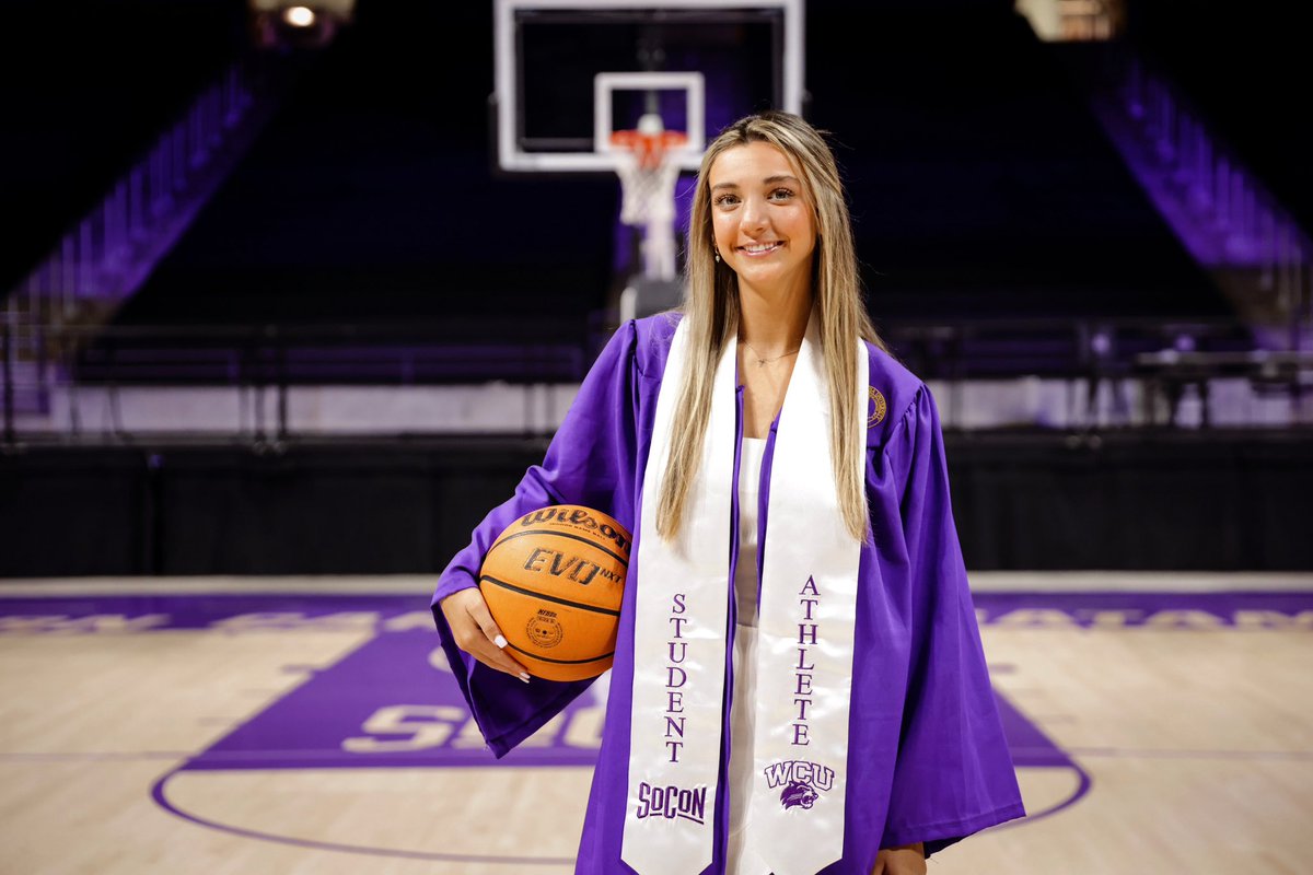 NicoleAzar3's tweet image. Just graduated in 3 years from my favorite place @WCU. 
Let’s run it back @CatamountWBB ! 
Next up —&amp;gt; grad school