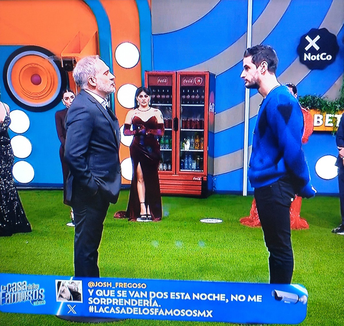 Lacasa_famosos's tweet photo. ¡ARATH ACABA DE HUMILLAR Y DESTROZAR A ADRIÁN MARCELO!
¡ARATH ACABA DE HUMILLAR Y DESTROZAR A ADRIÁN MARCELO! 
¡ARATH ACABA DE HUMILLAR Y DESTROZAR A ADRIÁN MARCELO!
¡ARATH ACABA DE HUMILLAR Y DESTROZAR A ADRIÁN MARCELO!
#LaCasaDeLosFamososMx #LaCasaDeLosFamososMx2 https://t.co/AGgPjVG3wg