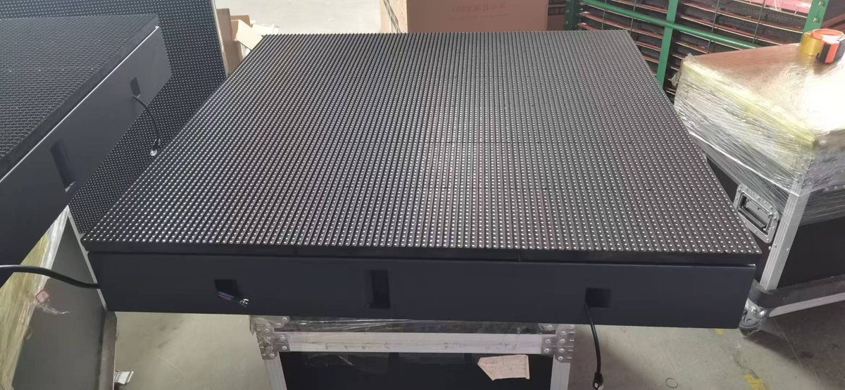 TracyHu16's tweet image. P10 outdoor front service led module, 320*320mm, 
960*960mm assemblig now.
#Frontservice #outdoorledmodule #ledpanel #leddisplayscreen #ledvideowall
#P2.9, P3.9 #P4.8 #P4 #P5 #P6 #8 #10
call me rihgt now.
email: tracy@szscree.com
whatsapp: +86 13425244569 
wechat: +86 18316843344