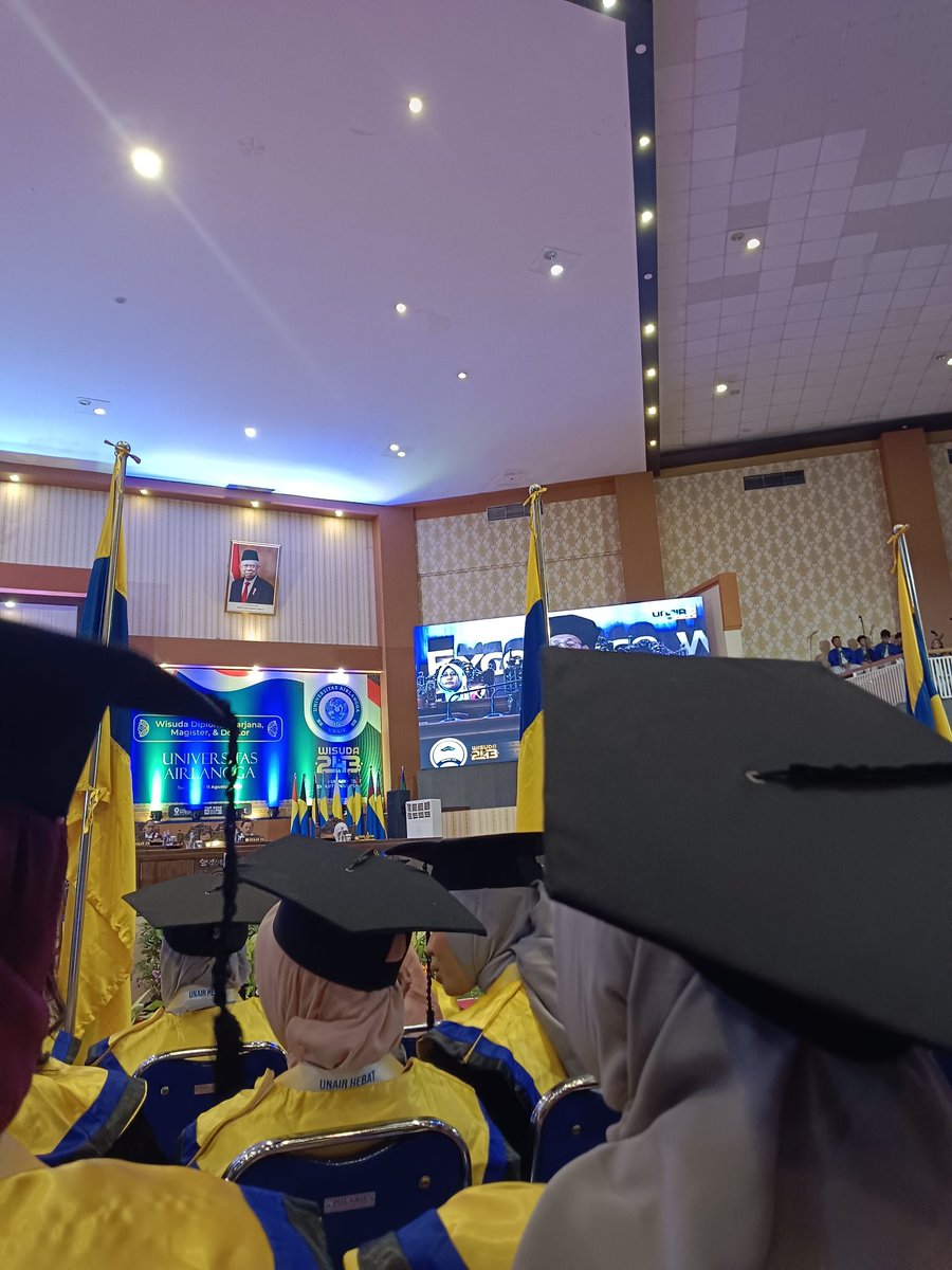 eksmud26's tweet image. in the end, it's not just about the degree, but the person i've become along the way