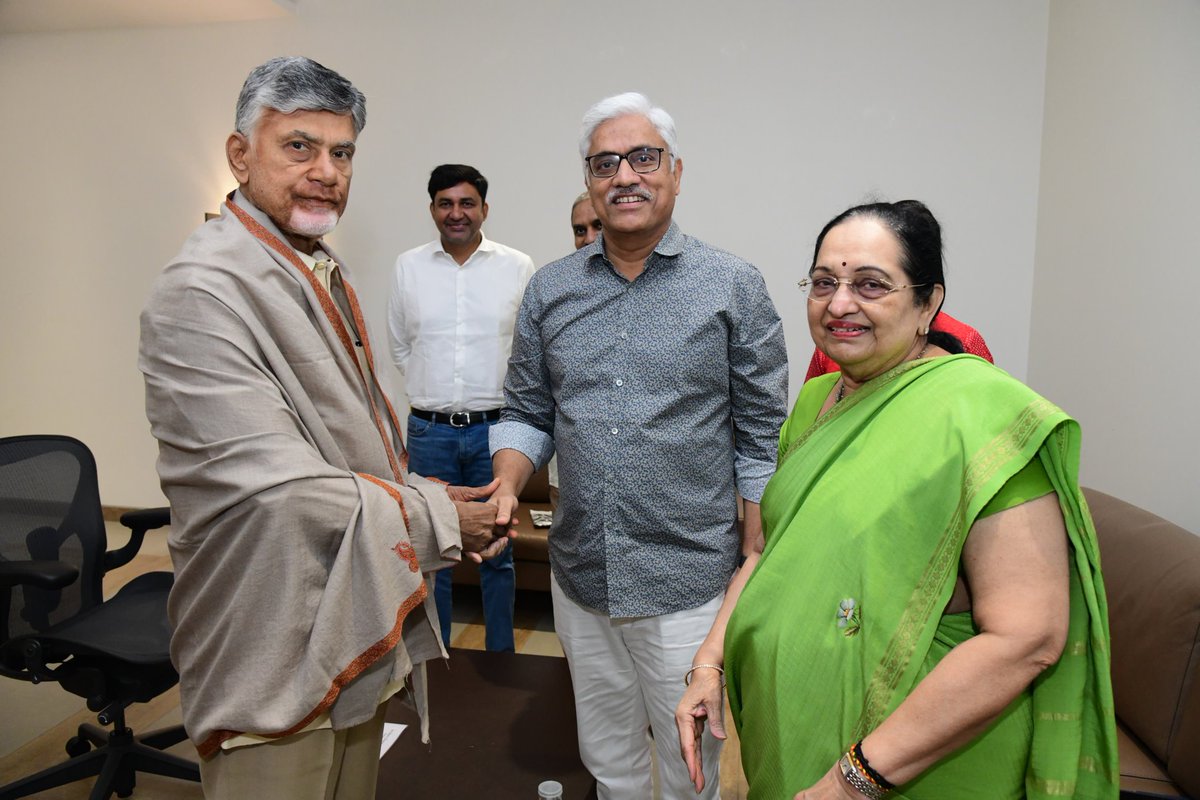 𝐕𝐚𝐦𝐬𝐢𝐒𝐡𝐞𝐤𝐚𝐫 (@ursvamsishekar) on Twitter photo The World Telugu Federation (WTF) President, Mrs. V.L. Indira Dutt along with her team met with the Andhra Pradesh Chief Minister, Shri <a href="/ncbn/">N Chandrababu Naidu</a> and invited him to be the Chief Guest at its 30th Anniversary Conference, to be held from January 3rd to 5th, 2025, in Hyderabad. The World Telugu Federation (WTF) President, Mrs. V.L. Indira Dutt along with her team met with the Andhra Pradesh Chief Minister, Shri <a href="/ncbn/">N Chandrababu Naidu</a> and invited him to be the Chief Guest at its 30th Anniversary Conference, to be held from January 3rd to 5th, 2025, in Hyderabad.