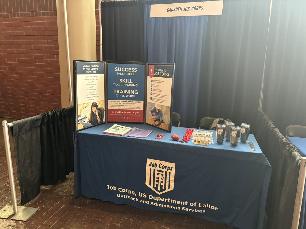 ElectEricHall's tweet image. 🌟 Thank you, Congresswoman Terri Sewell, for inviting Gadsden Job Corps to your 13th Annual Job Fair! 🙌🏿 We connected with over 80 employers to help our students find successful job placements. Success truly starts here at Gadsden Job Corps! 💼🎓 #JobFair #SuccessStartsHere