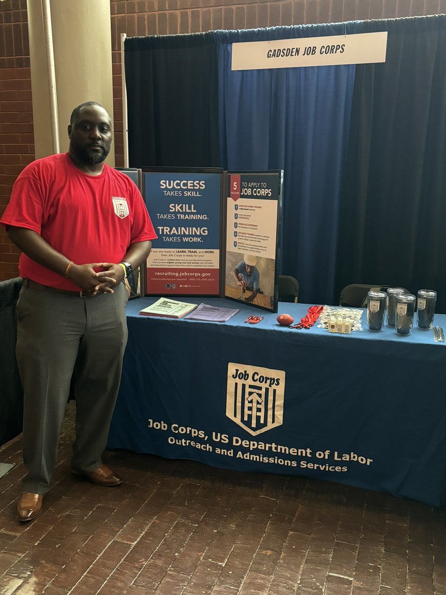 ElectEricHall's tweet image. 🌟 Thank you, Congresswoman Terri Sewell, for inviting Gadsden Job Corps to your 13th Annual Job Fair! 🙌🏿 We connected with over 80 employers to help our students find successful job placements. Success truly starts here at Gadsden Job Corps! 💼🎓 #JobFair #SuccessStartsHere