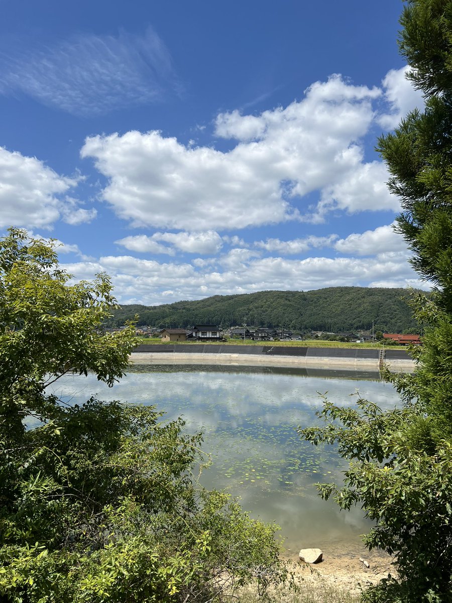 rouesoue's tweet photo. お墓参り。
南米旅投稿が途中で切れてるけど
やっぱり旅中はWi-Fiと充電問題と
帰ったら途端にフル勤務で時間が過ぎ去ってしまう
ステージもあげたいな〜〜〜っ
心はまだ旅の途中
#VKLATAMTOUR
#ビッケブランカのおかげ旅
#Worldfly #instead_of_you https://t.co/gwN4xjDauv