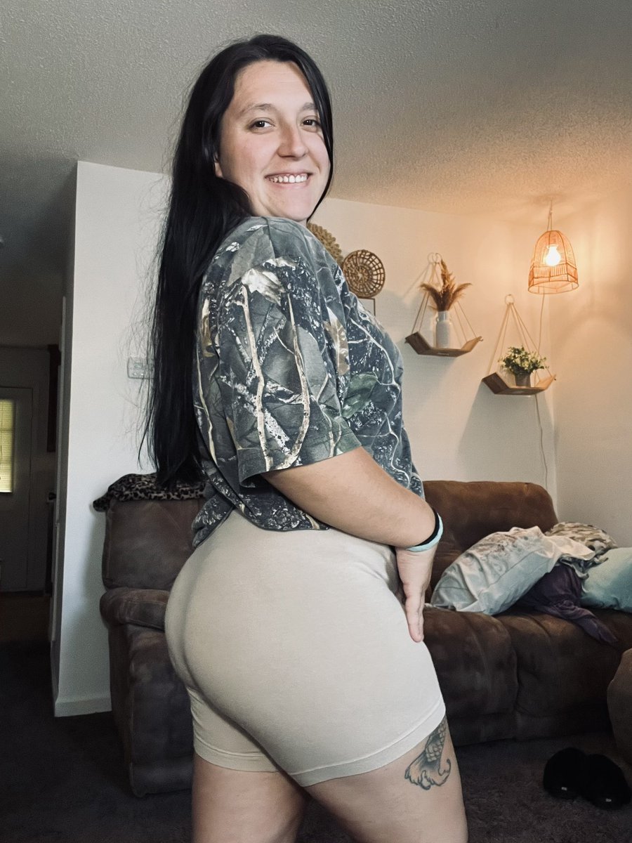 urqueeneden's tweet photo. the thought of my ass sends you into immediate relapse 😈

•findom finsub findomme cashcow paypig beta fetish financial domination humanatm goddess domme https://t.co/Pi2bQTn1X5