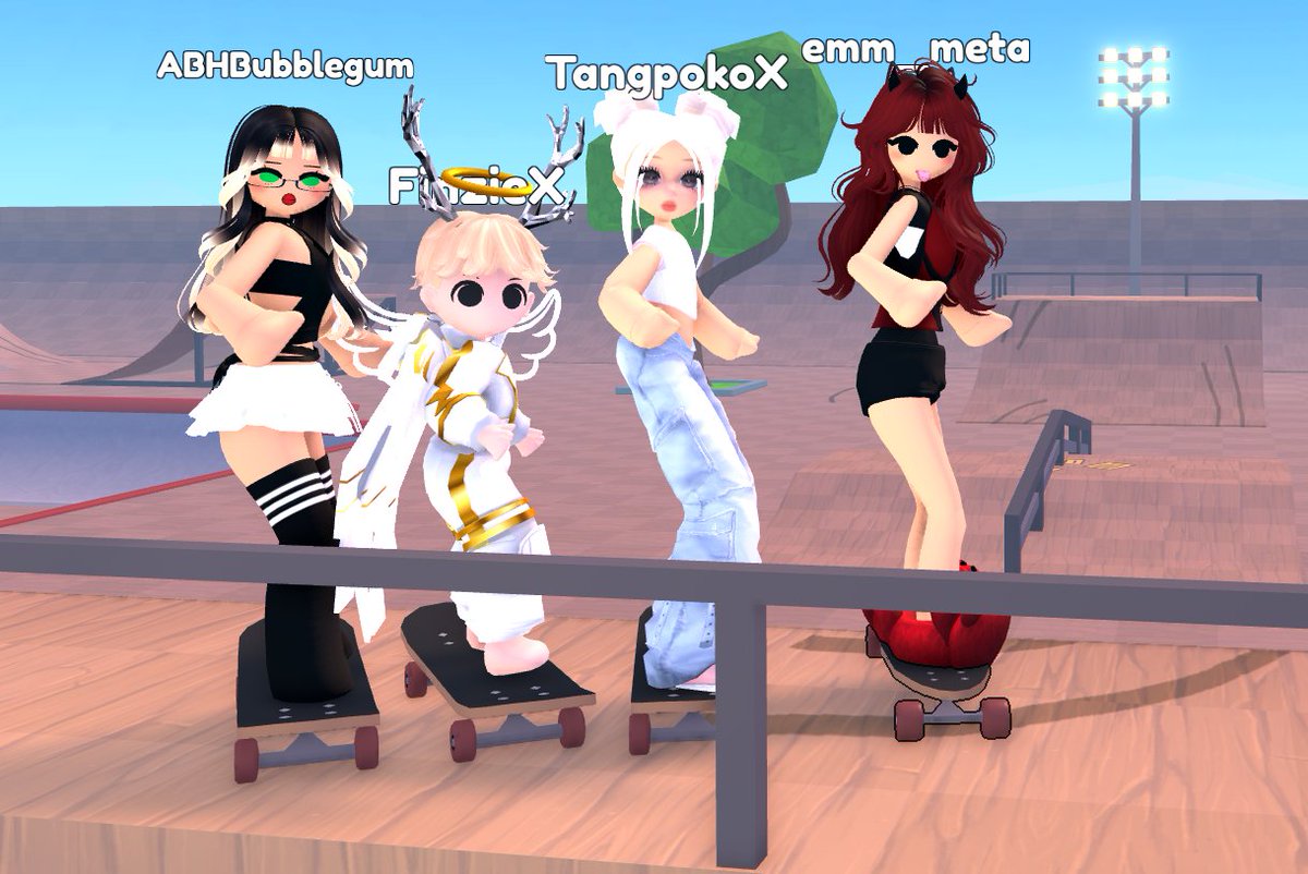 em_DCL's tweet photo. love you dolls <3
@tangpoko @BunnyxBubblegum @father_fin @Roblox #BBDSummer https://t.co/8da603ZA0u