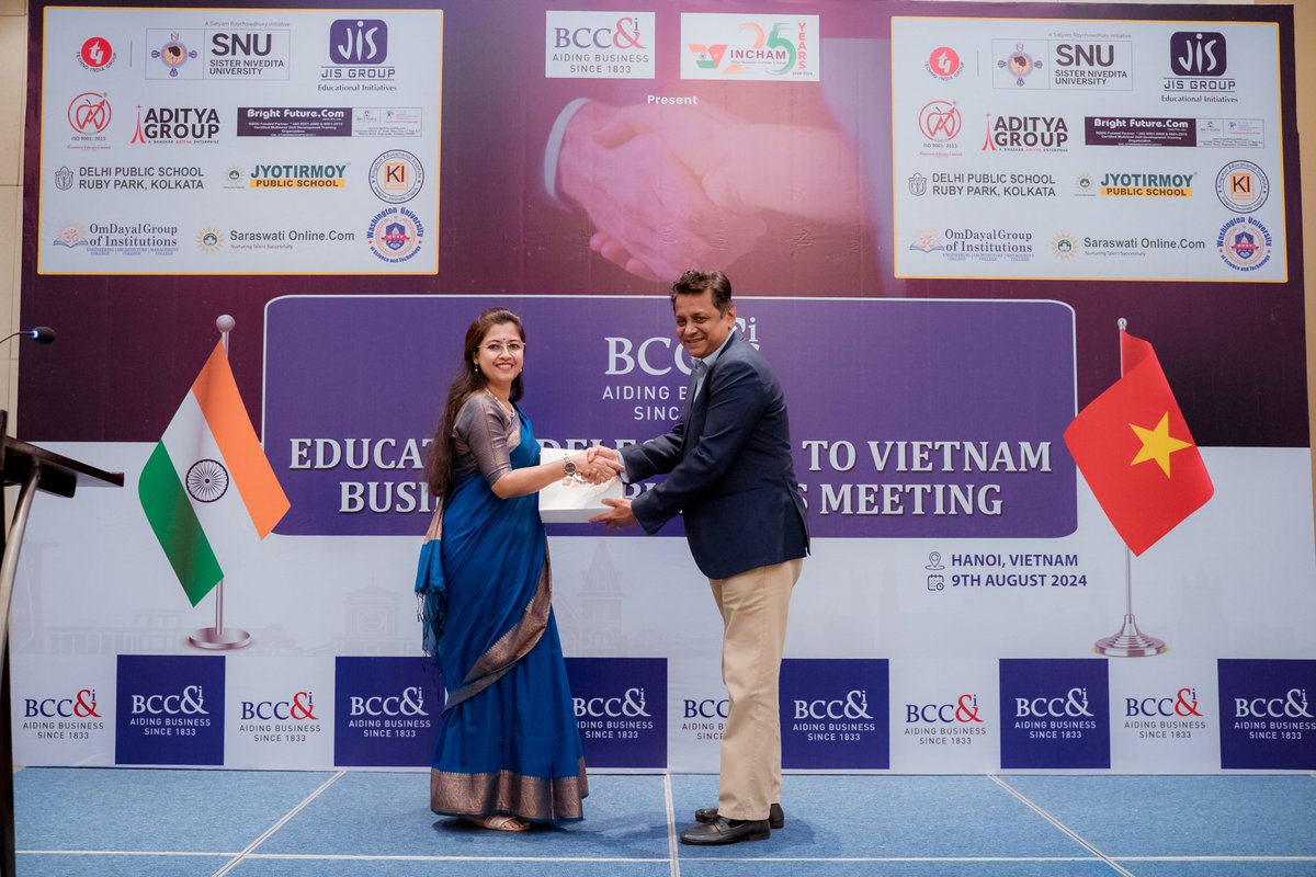InchamH's tweet photo. The Indian Business Chamber in Hanoi (InCham Hanoi) has successfully organized a B2B meeting with the education delegation from The Bengal Chamber of Commerce and Industry (BCC&I), India.
#InChamHanoi #BCC&I #Education #B2BMeeting #IndiaVietnam #BilateralTrade https://t.co/OFZIkuu0Xs
