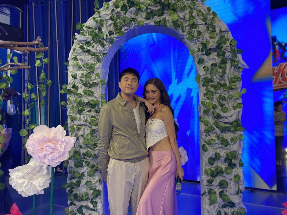 onepublicityph's tweet photo. KimPau on the big screen soon:
MY LOVE WILL MAKE YOU DISAPPEAR 
Starring Kim Chiu and Paulo Avelino
Directed by: Chad Vidanes

KIMPAU MovieAnncmnt OnSHOWTIME
#KimPau #PauloAvelino #KimChiu #StarCinema https://t.co/cslDUNawh5