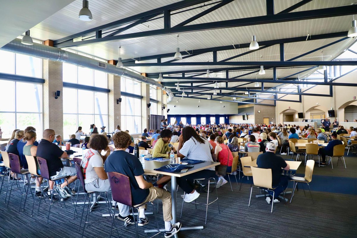 IowaCentral's tweet photo. We welcomed over 750 #FutureTritons and guests to campus for our Triton Orientation Days! #TritonNation is the place to be! If you couldn't make it in person, join a special virtual session on Friday (8/16) from 2:00-3:30 PM! Register now at https://t.co/OL4LhfHOt1. π± #BeATriton https://t.co/wi8uF5tWR5