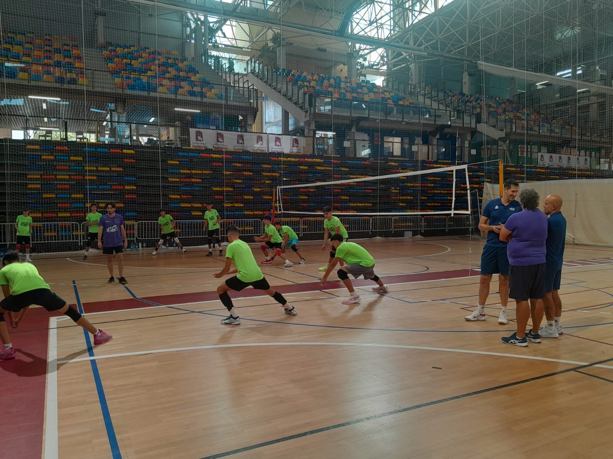 Programa2025's tweet image. La Concentración  2025 empieza a entrenar, coincidiendo con la selección nacional senior👏💪