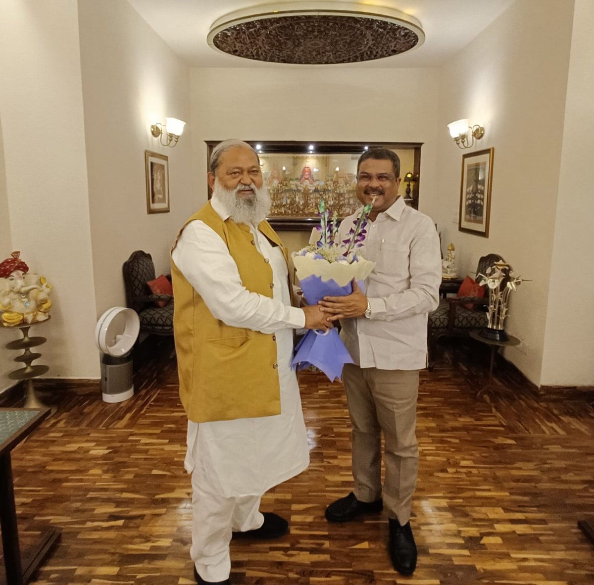 anilvijminister's tweet photo. आज सुबह केंद्रीय शिक्षा मंत्री व हरियाणा विधानसभा चुनाव प्रभारी श्री धर्मेंद्र प्रधान जी के दिल्ली स्थित निवास पर मुलाकात की। https://t.co/z8lXLxddpd