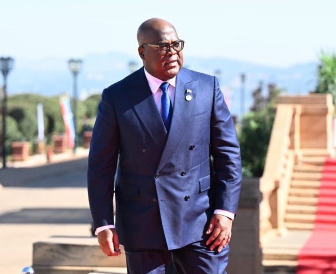 cmpt_banza's tweet photo. #RDC 
Venez voir, @fatshi13 construit des écoles là vous n’avez laissé que ruine, après 18 ans d’une gouvernance de prédation. Respectez le fils de l’homme !

Et @pmgalance va dire que c’est une réhabilitation 🤣

@CONGOLAI243 @MbanguJohn1 @Muyumba @PapyTAMBA https://t.co/1Tu4ouOagV