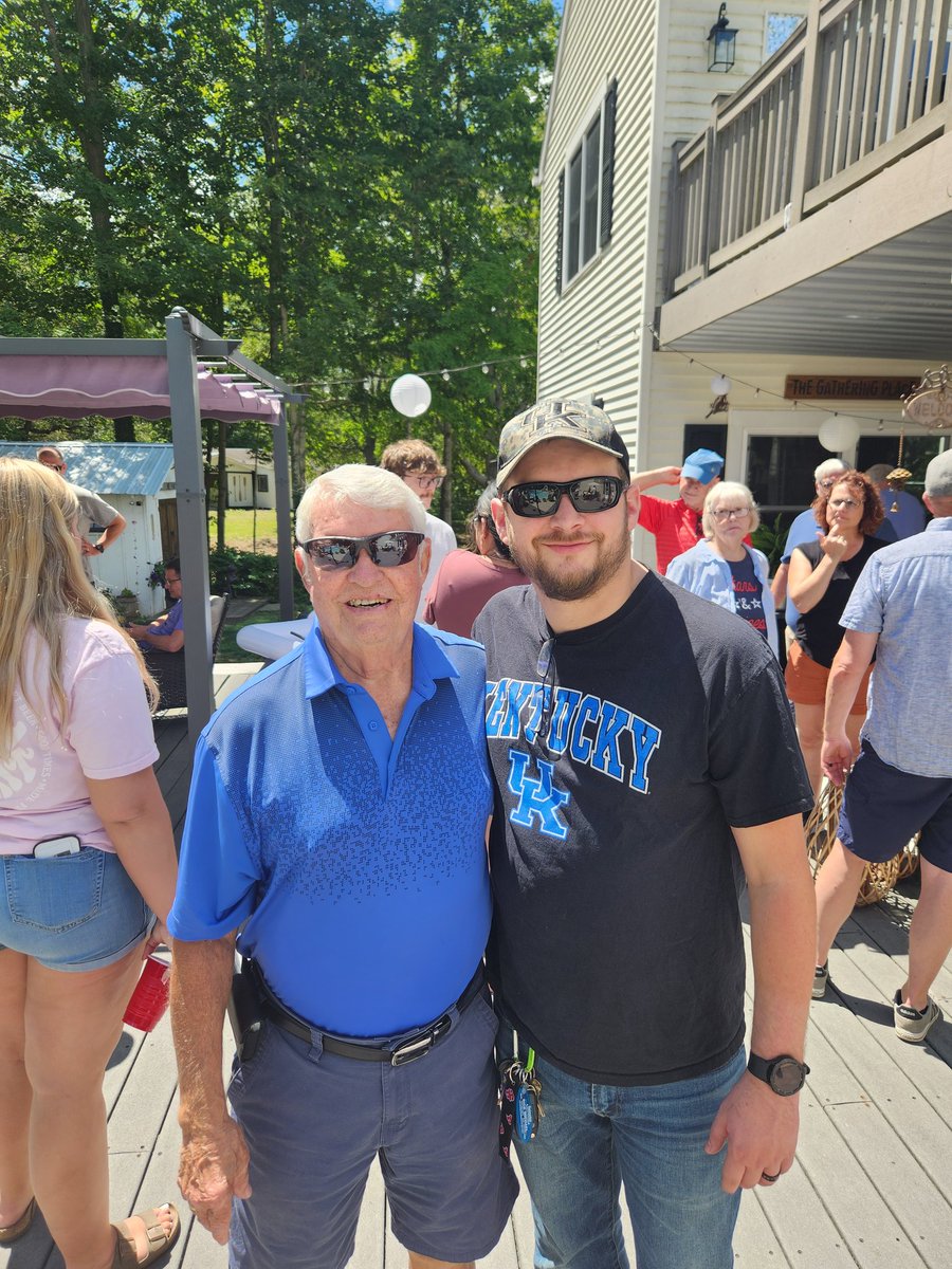 thinkfasterr's tweet photo. Me and one of my heros.. my grandpa at a family reunion. Love this man more then I could ever put into words. https://t.co/POhNn4y1G0