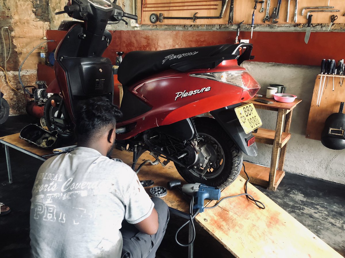 ⭕️ Motorcycle Repairing 
⭕️ Full or Normal Services
⭕️Honda/Hero/TVS/Yamaha  Genuine &amp; Non Genuine Spareparts
⭕️ Body wash

Available now 🔥
XL Motors, Doluwa Road Hindagala.
0757483694 / 0812388159