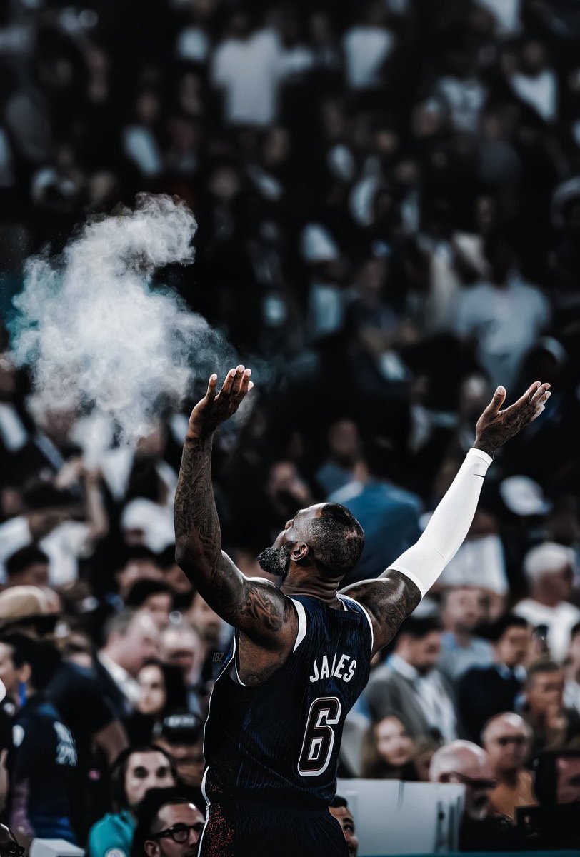 BronMuse tweet media