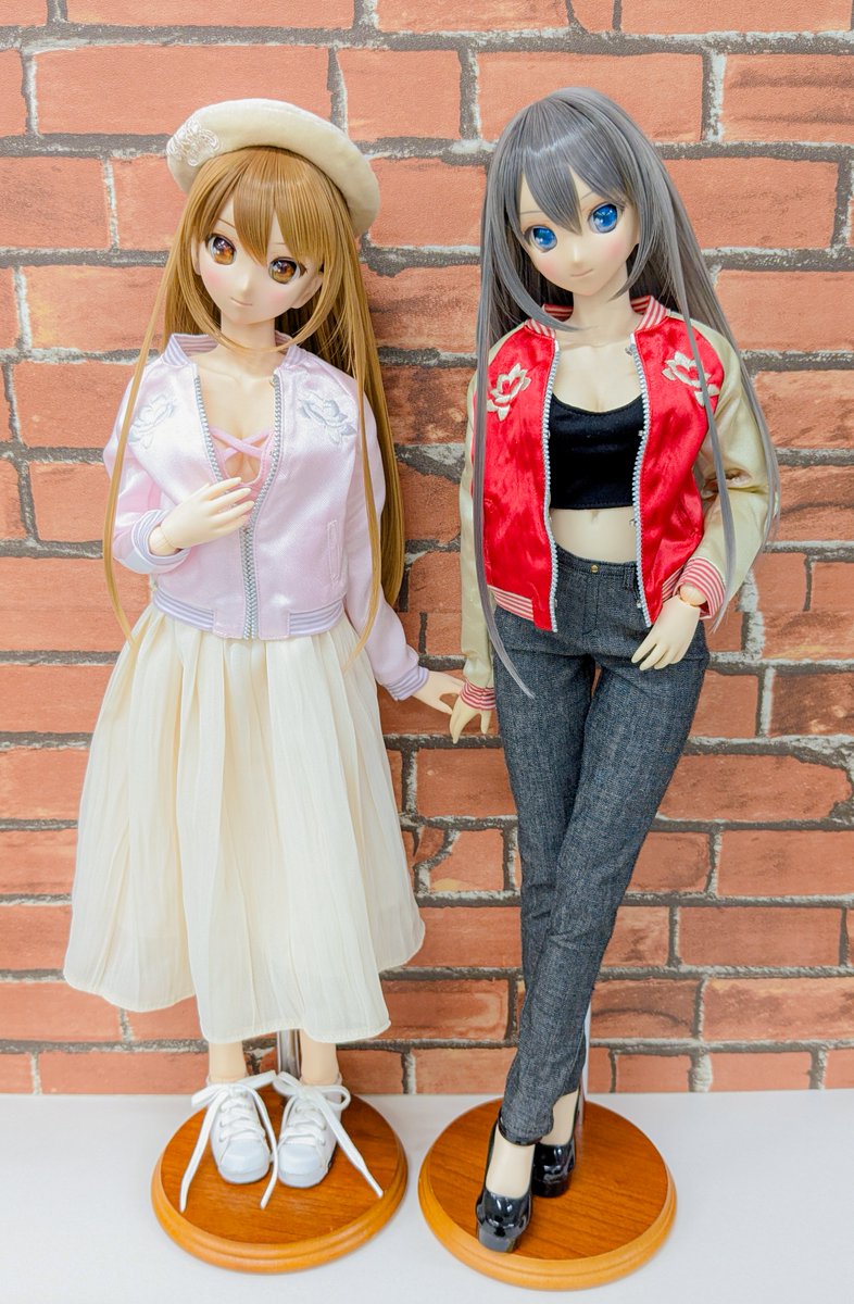 ls_akihabara's tweet photo. 『楓子(ふうこ)/My way of life.(BROWNIE ver.)(SILVER ver.)』
#DS72 で発表されました新作「スカジャン」をいち早く楓子ちゃんがお着替え!
可愛いとカッコいいの良いとこ取りな一着です✨
こちらは2024年秋~冬頃に発売予定です🍁
#azone #アゾン #IrisCollect #アイコレ https://t.co/0sinwbEvmN