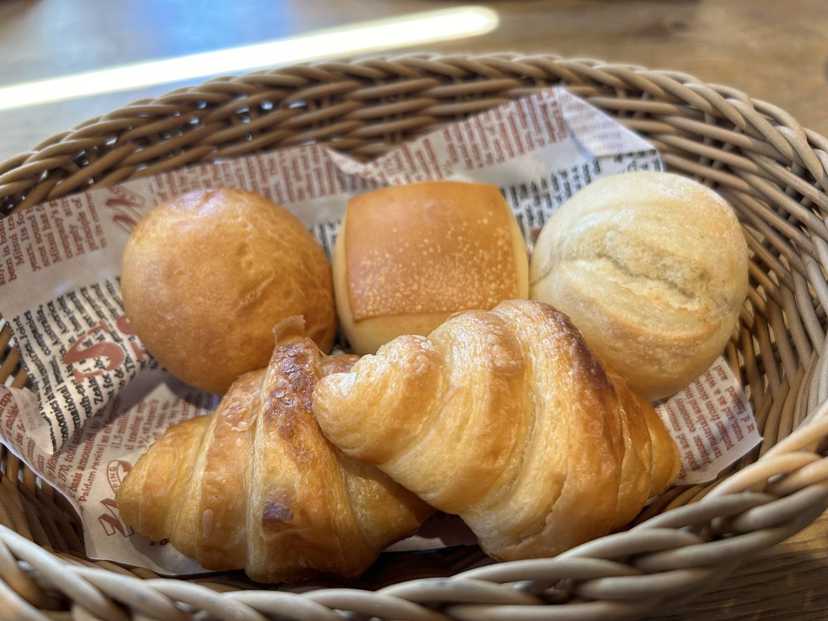 aki_chu2's tweet photo. 8月19日で閉店しちゃうなんて…🥲
日程的に最後の #BELLBREAD 🥲
#三遠ホームタウン
#豊橋市
#夏の思い出 https://t.co/fiqAKUB1yb