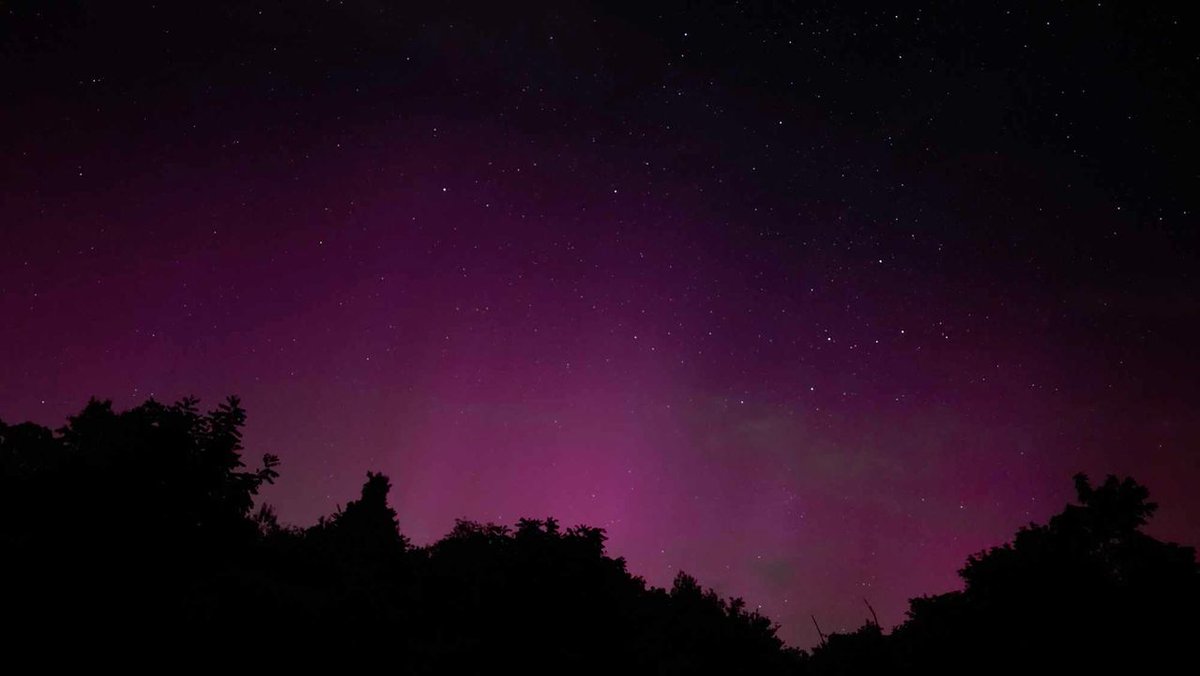 Not only is tonight the peak of the #PerseidMeteorShower... but the Northern Lights are visible in some areas as well.
This is how it looked in Norwalk, WI - thank you to Alicia Greeno for sharing the photos.
#wiwx #mnwx #NorthernLights #aurora #Auroraborealis