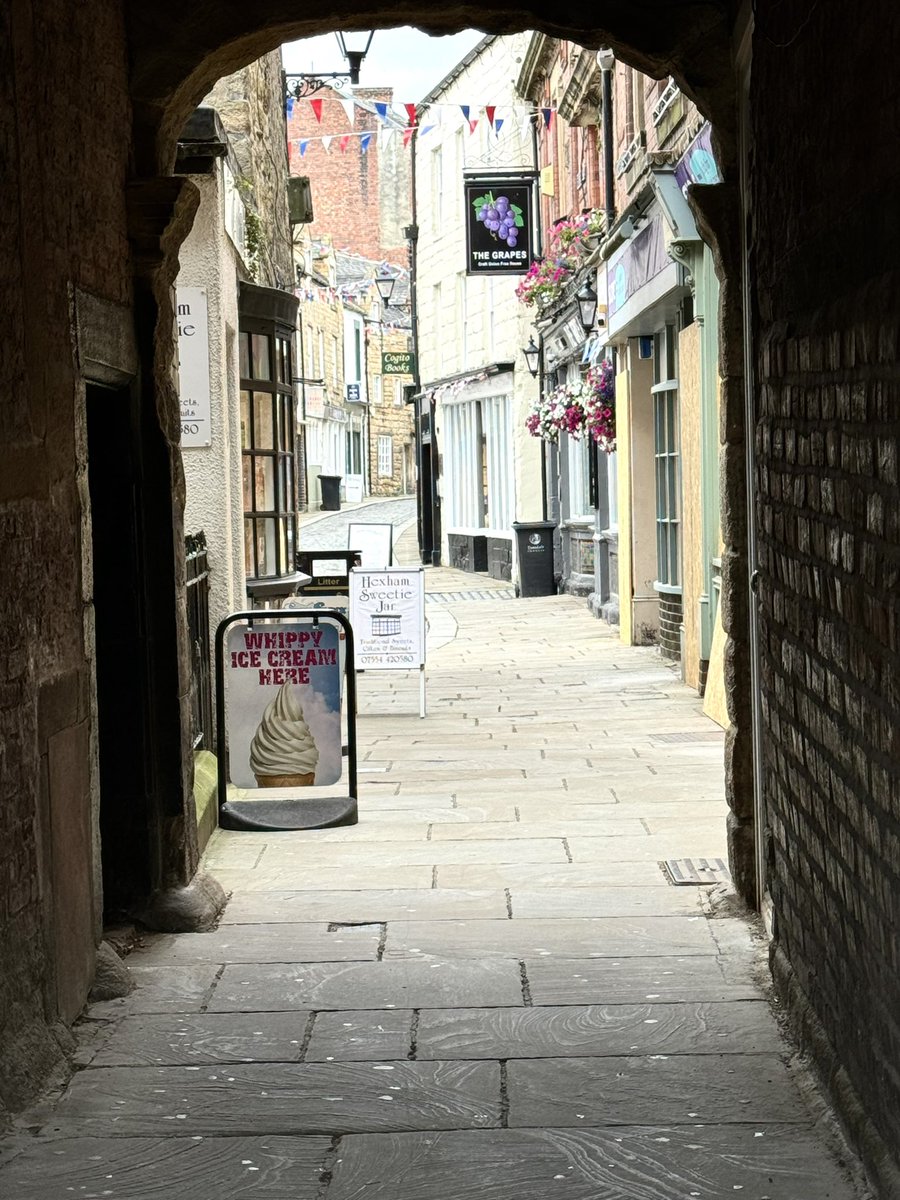 Brackens1's tweet photo. So I celebrated a birthday by returning to the county of my birth. It was lovely to hear the softer Northumbria accent.
#Hexham #Corbridge #Ryton https://t.co/ZkgNWRZdkh