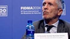 j_luisarroyo's tweet photo. Buenos días España 🇪🇸 cualquier Ministro de Interior con un mínimo de amor propio haría lo posible para detener al forajido Puigdemont, pero tiene instrucciones de no incordiar al prófugo,porqué Rey del fango quiere seguir en Moncloa https://t.co/T4kgTH45Yp