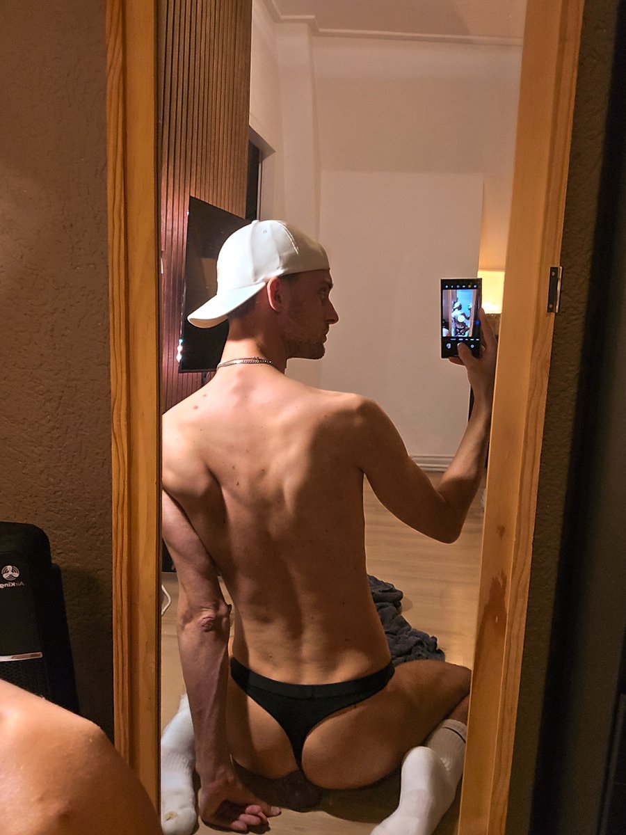 Rt if you'd take care of this 😏😈