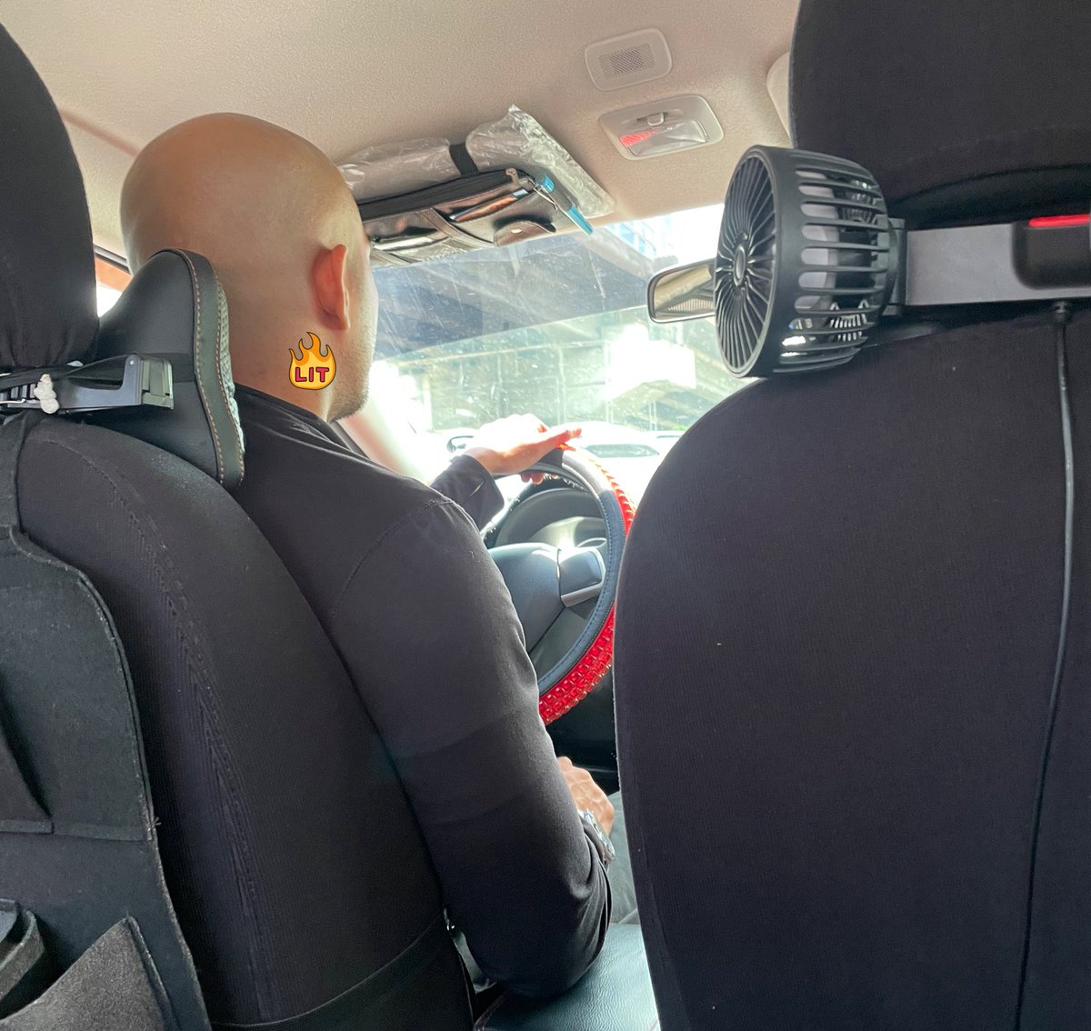 redforyoutoo's tweet photo. Pakahot ng grab driver ko kanina shit. Kaso mukhang straight pa sa poste. Sobrang manly mukhang mambabalibag haha. Pero kung nandito ka, hi? Ugh π¦
#AlterBGC #AlterQC #AlterGrab https://t.co/dVXsSrfNCQ