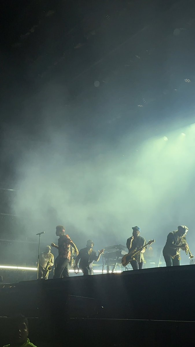 mariibelbm's tweet photo. HACE SEIS AÑOS ME PROMETÍ QUE ESTARÍA EN PRIMERA FILA VIENDO A BRUNO MARS Y HOY LO ACABO DE CUMPLIR TE AMO MALDITA SEA BRUNO MARS 
#brunomarsmexico 😭🩷🩷🩷😭🩷😭🩷😭🩷😭🩷😭🩷😭😭🩷😭🩷😭🩷😭🩷😭🩷😭😭😭 https://t.co/x7VSAfz5qN
