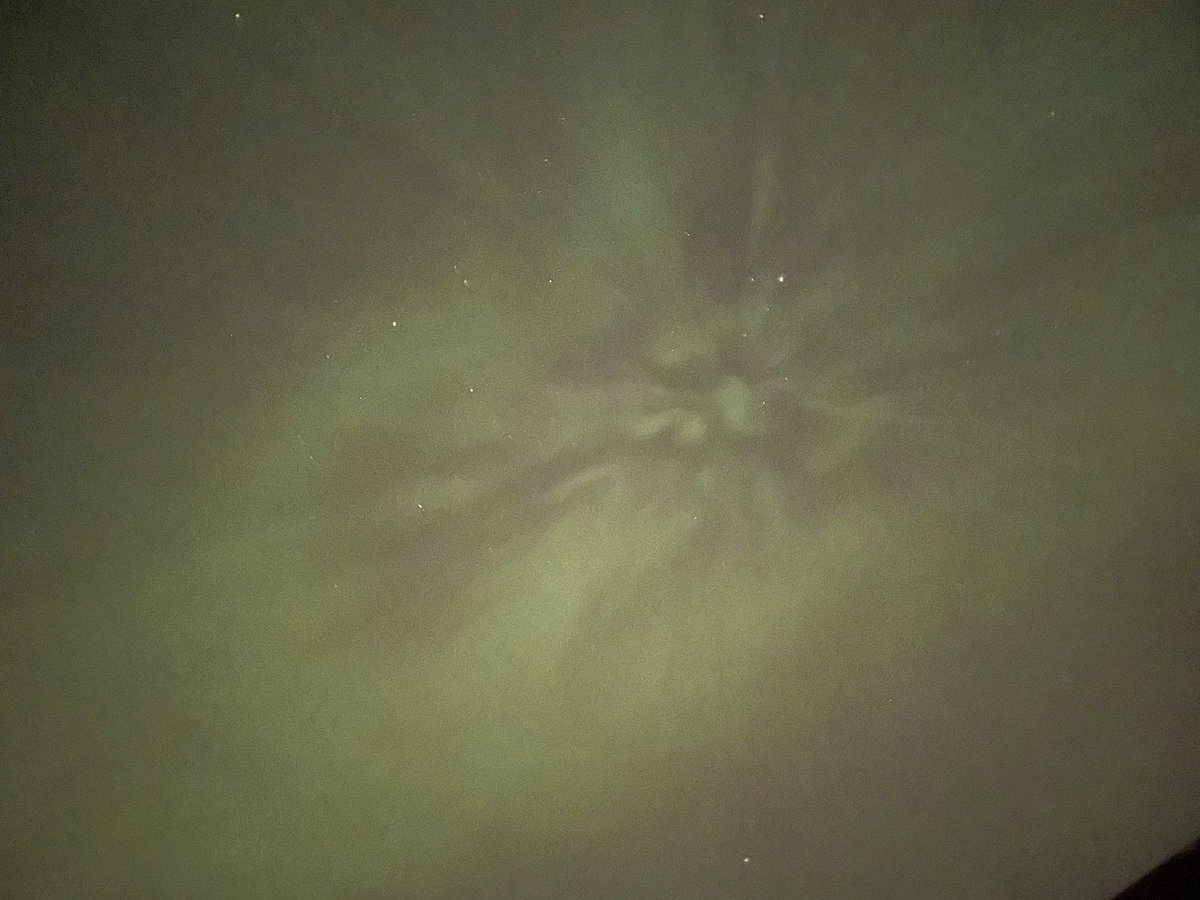 ahberrington's tweet image. Just so happened to be in Canmore #abwx #aurora.