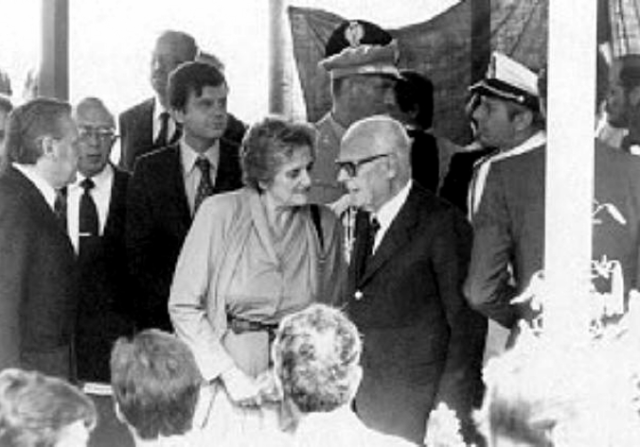 Moonlightshad1's tweet photo. Sandro Pertini fu il primo presidente della repubblica che andò a rendere omaggio alle vittime dell'eccidio di Sant'Anna Di Stazzema.
Era il 1982, 38 anni dopo.
Prima di lui nessuna istituzione ritenne doverosa la presenza dello stato sul luogo della mattanza.

1) https://t.co/u9ADgrKaFX