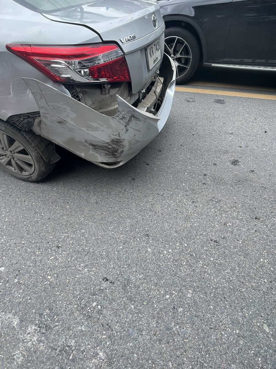 applejaxaj's tweet photo. @GrabTH I’m just stuck here because your app has no way for its customers to cancel and call a new car. Who is the lead product manager??? https://t.co/qNwEsKv0oa