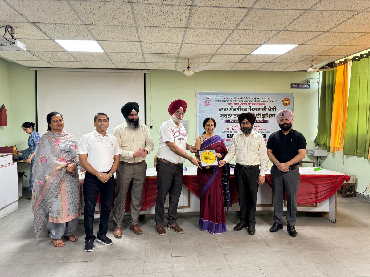 OfficialGNDEC's tweet photo. ਗੁਰੂ ਨਾਨਕ ਦੇਵ ਇੰਜੀਨੀਅਰਿੰਗ ਕਾਲਜ ਗਿੱਲ ਪਾਰਕ ਲੁਧਿਆਣਾ  ਵਿਖੇ ਤਿੰਨ ਰੋਜ਼ਾ AICTE  VANNI Sponsored  ਸਕੀਮ ਤਹਿਤ ਡਾਟਾ ਸੰਚਾਲਿਤ ਮਿਲਟ ਦੀ ਖੇਤੀ; ਸੂਚਨਾ ਤਕਨਾਲੋਜੀ ਦੀ ਭੂਮਿਕਾ ਕਾਰਜਸ਼ਾਲਾ ਸਫਲਤਾਪੂਰਵਕ ਸੰਪੰਨ ਹੋਈ। https://t.co/HCS1f8ddtl