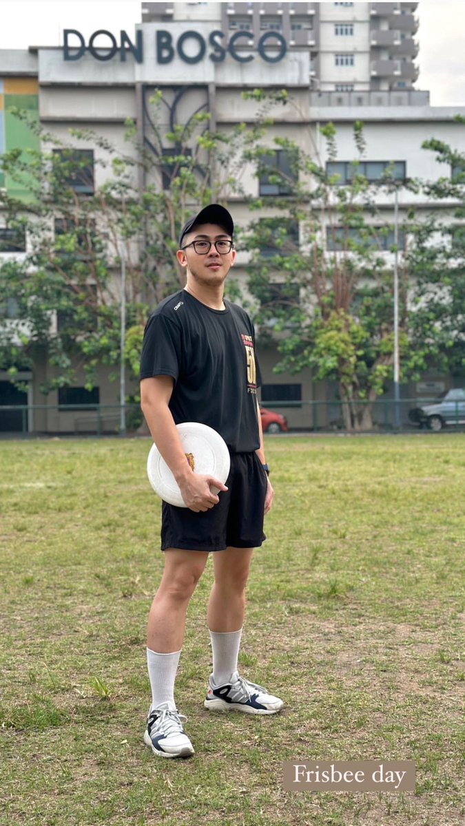 uNickthoughts's tweet photo. Show us photo of you wearing glasses because you need them to see 🫥 https://t.co/0M8TdCXVEj