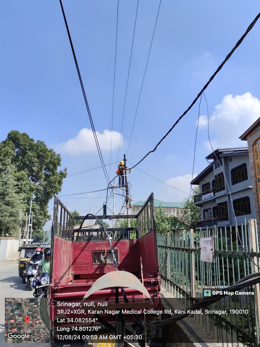 kpdcloffice's tweet photo. #RDSSWorks
Laying of LT-AB cable 120 sq mm in #ESD📍Karanagar, on Shalistore F0-2, ED II (Rajbagh), Srinagar, under the Centre's flagship Loss Reduction Scheme: #KPDCL
@OfficeOfLGJandK @diprjk @DullooAtal @MinOfPower @GreaterKashmir @RisingKashmir https://t.co/YAAW1yE76D