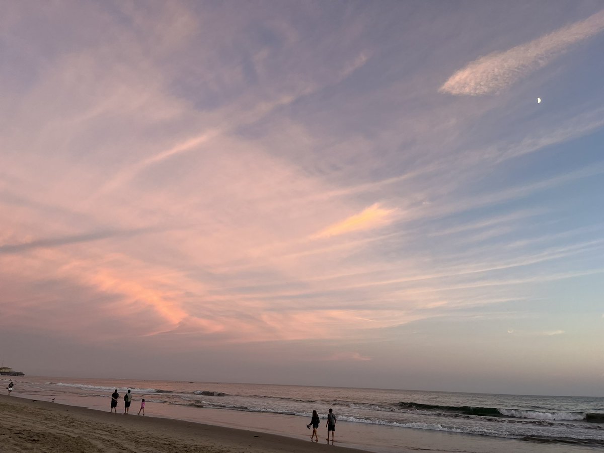 Lucypoo11's tweet photo. 🌙💞🐚 https://t.co/Zxc3ViUZDe