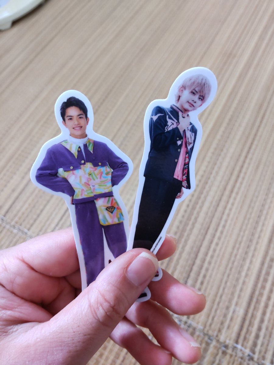 hifi_boyfami's tweet photo. 写真の物、譲ります。
求
↓
ほんちゃん=うちわ、搭乗券
ﾀﾑﾀﾑ=うちわ、搭乗券、ﾁｪｷ
 #BMK  #カラフルダイヤモンド  #ボイメン https://t.co/vxtz9D0wJO