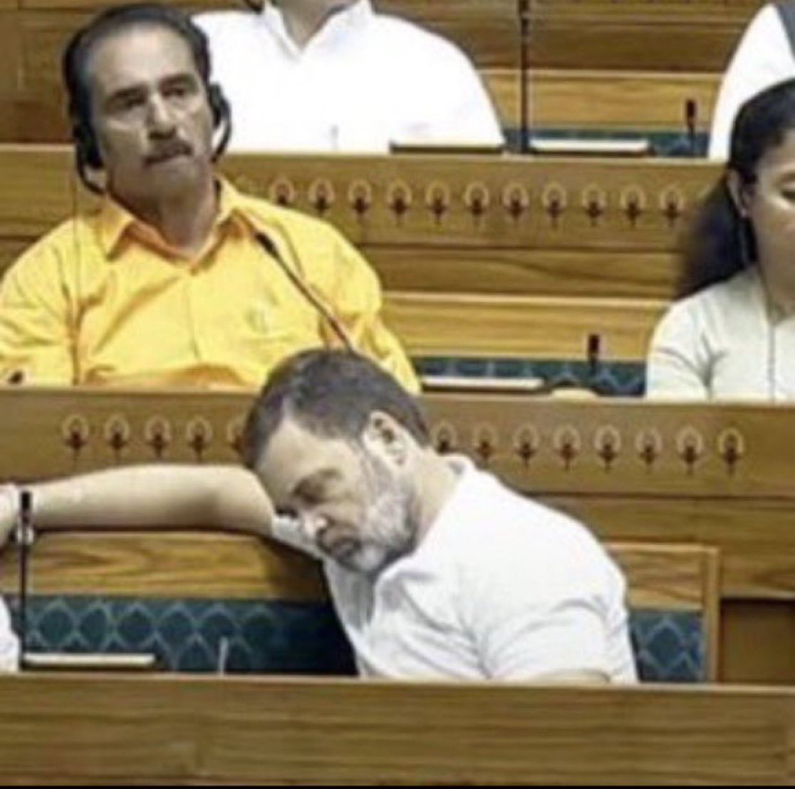 ManojChaudharyX's tweet photo. @RahulGandhi पप्पू क्या हुआ https://t.co/pRcQmCjiZ7