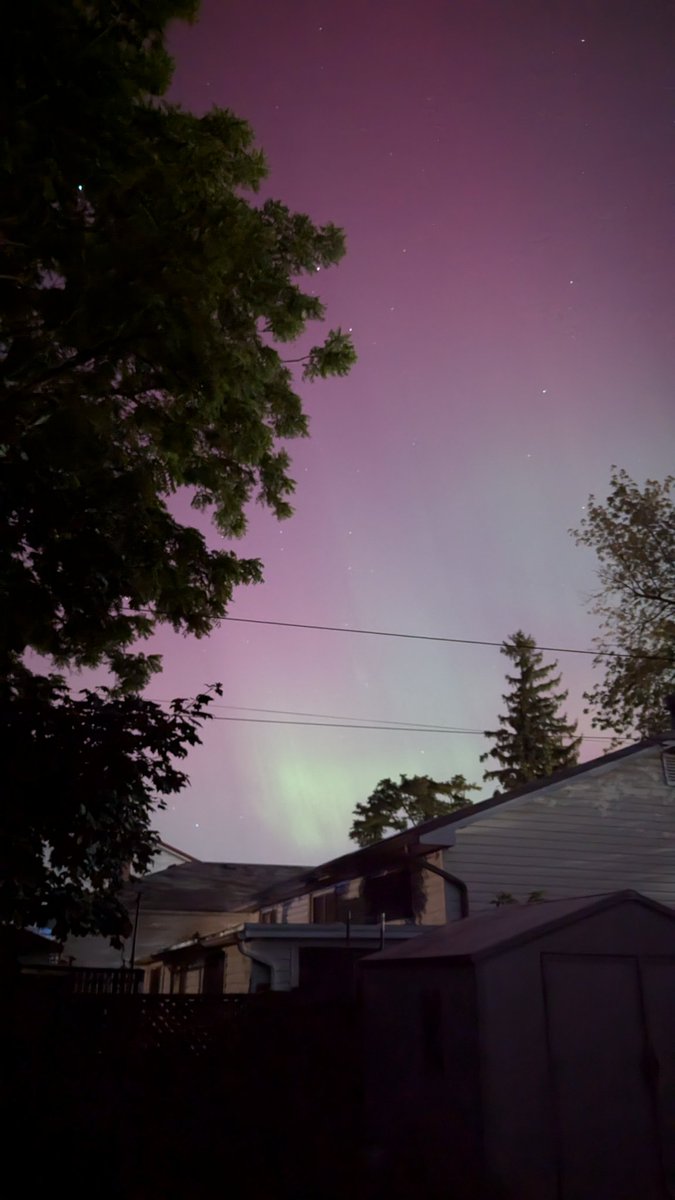 Wow! Brightest #aurora display since May 10, tonight, due to the G3 geomagnetic storm! #spaceweather #HamOnt